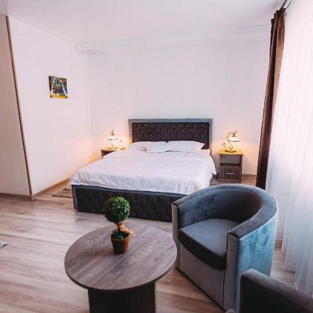 Motel Piatra Corbului Биказ Экстерьер фото