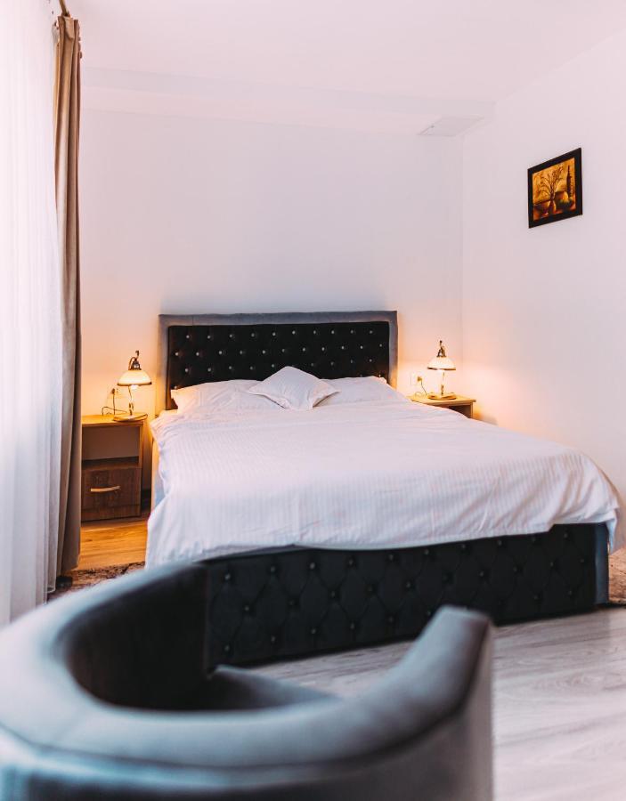 Motel Piatra Corbului Биказ Экстерьер фото